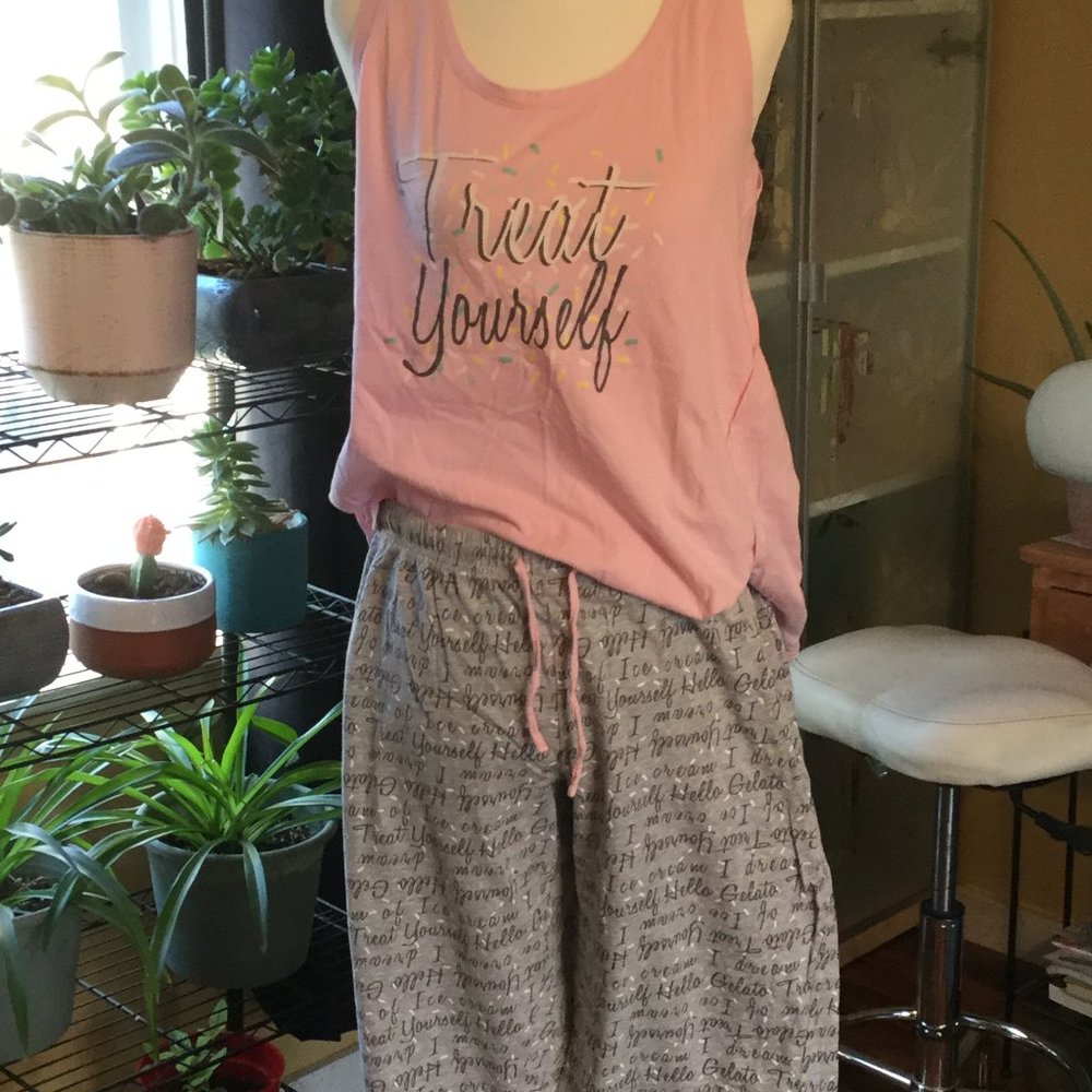 Summer Pajamas gray and pink size medium top says treat yourself